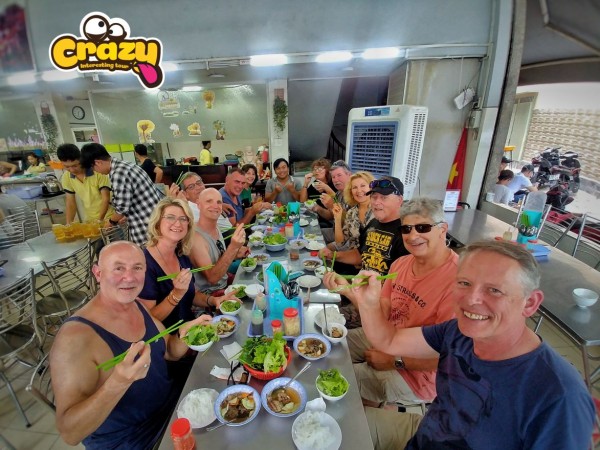 SAIGON CITY TOUR  –MORNING VIETNAMESE FOOD MOTORBIKE TOUR