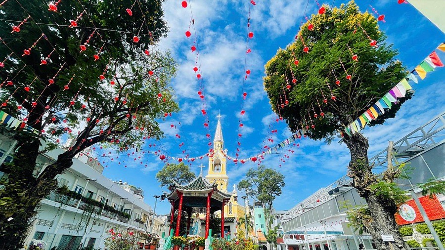 Saigon Chinatown Walking Culture & Lifestyle Tour