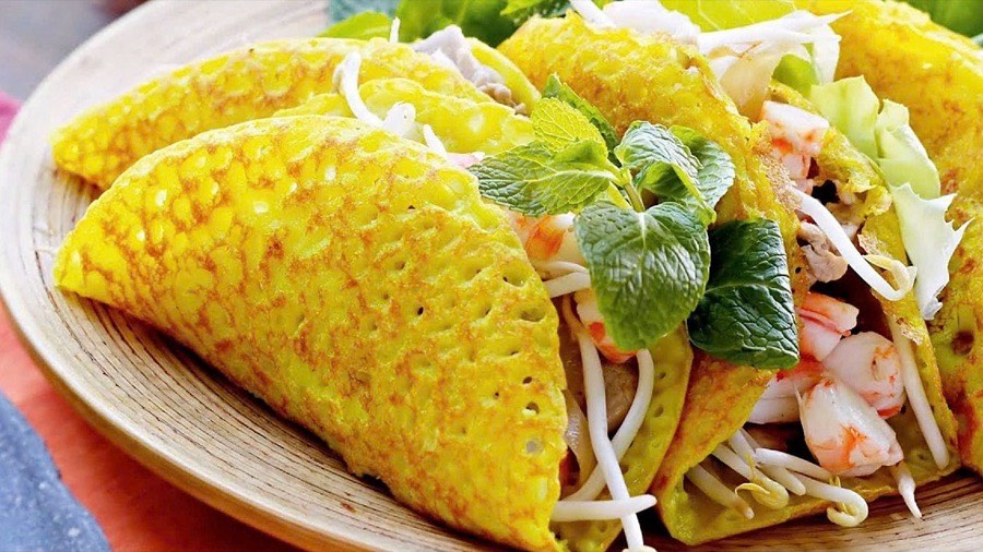 Da Nang Authentic Local Street Food Tour by Motorbike