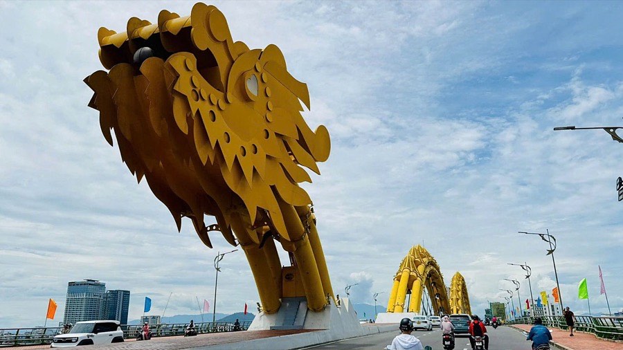 Da Nang Discover, Shop & Souvenir at Local Markets Motorbike Tour