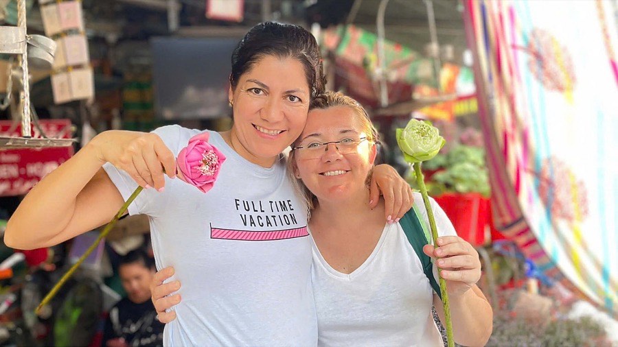 Saigon Local Market Shopping & Souvenir Motorbike Tour