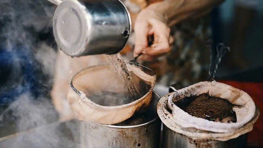 Saigon Michelin Food, Coffee & Sightseeing Tour