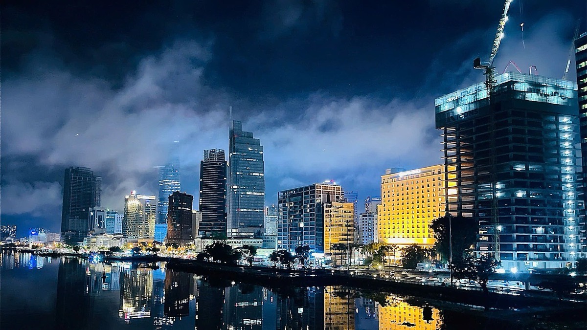 Saigon Night Tour Adventure by Scooter
