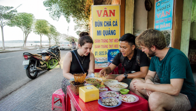 Da Nang Food Guide 2026: What Locals Eat First